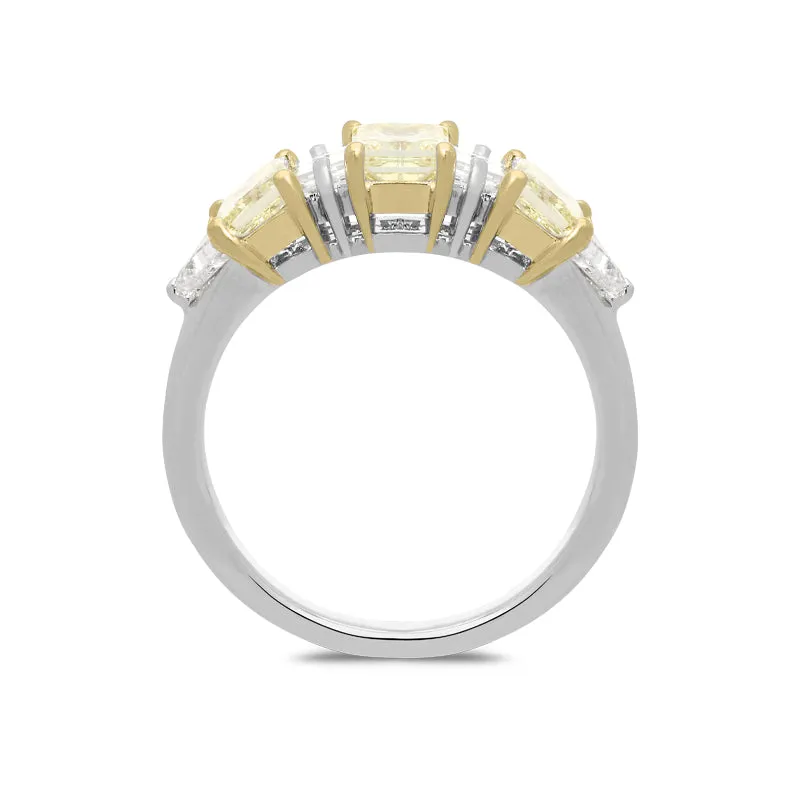 18ct White Gold Diamond 5 Stone Dress Ring