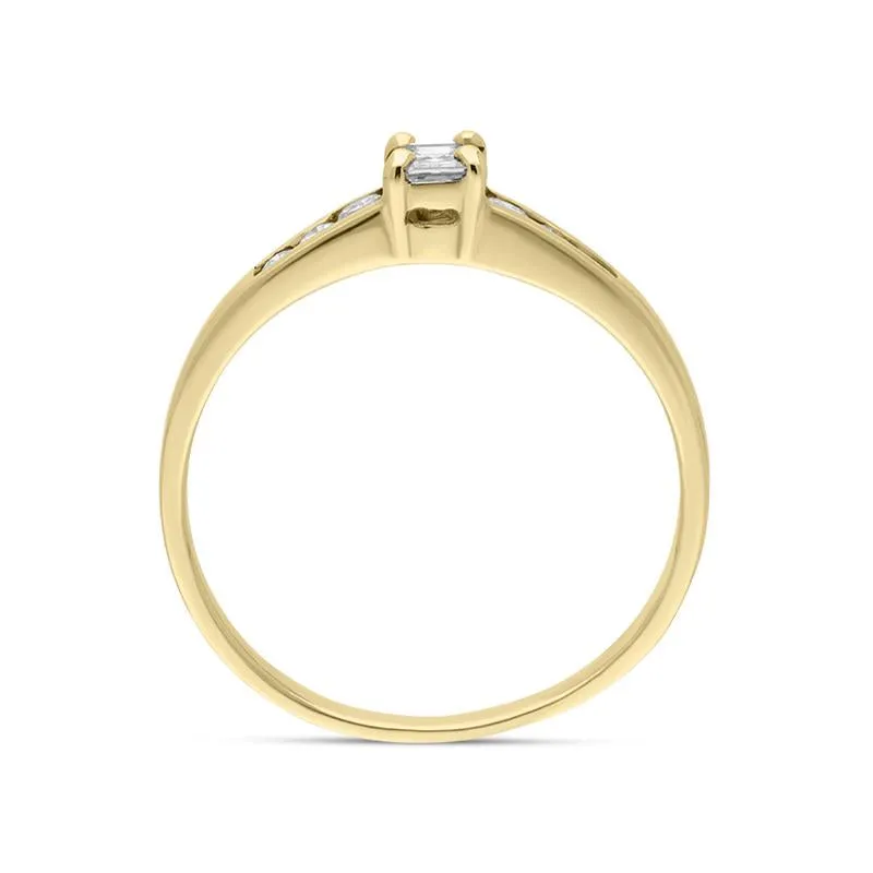 18ct Yellow Gold Princess Cut Diamond Shoulder Ring