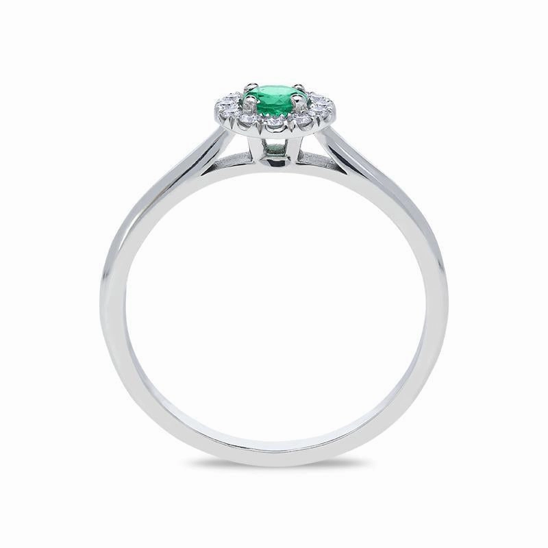 18ct White Gold Emerald Diamond Round Cluster Ring
