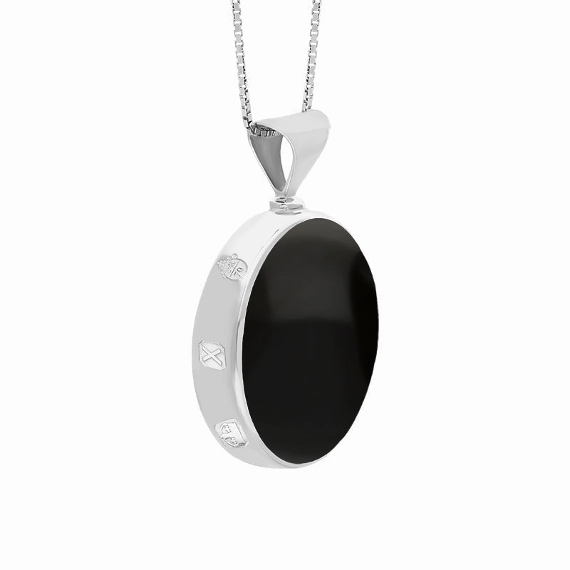 18ct White Gold Whitby Jet Lapis Lazuli Queens Jubilee Hallmark Double Sided Round Necklace D