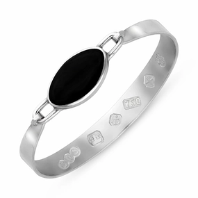 18ct White Gold Whitby Jet Queen's Jubilee Hallmark Wide Oval Bangle D