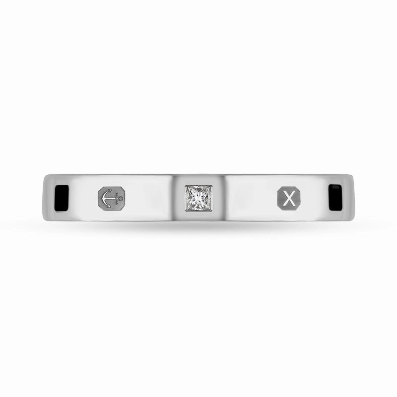 9ct White Gold Whitby Jet 0.05ct Diamond Queen's Jubilee Hallmark Princess Cut 3mm Ring D