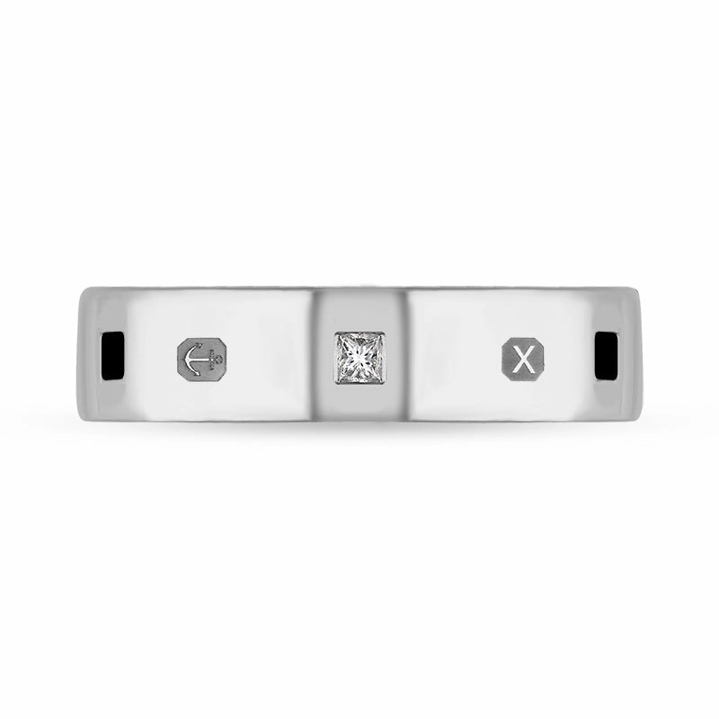 9ct White Gold Whitby Jet 0.12ct Diamond Queen's Jubilee Hallmark Princess Cut 5mm Ring D