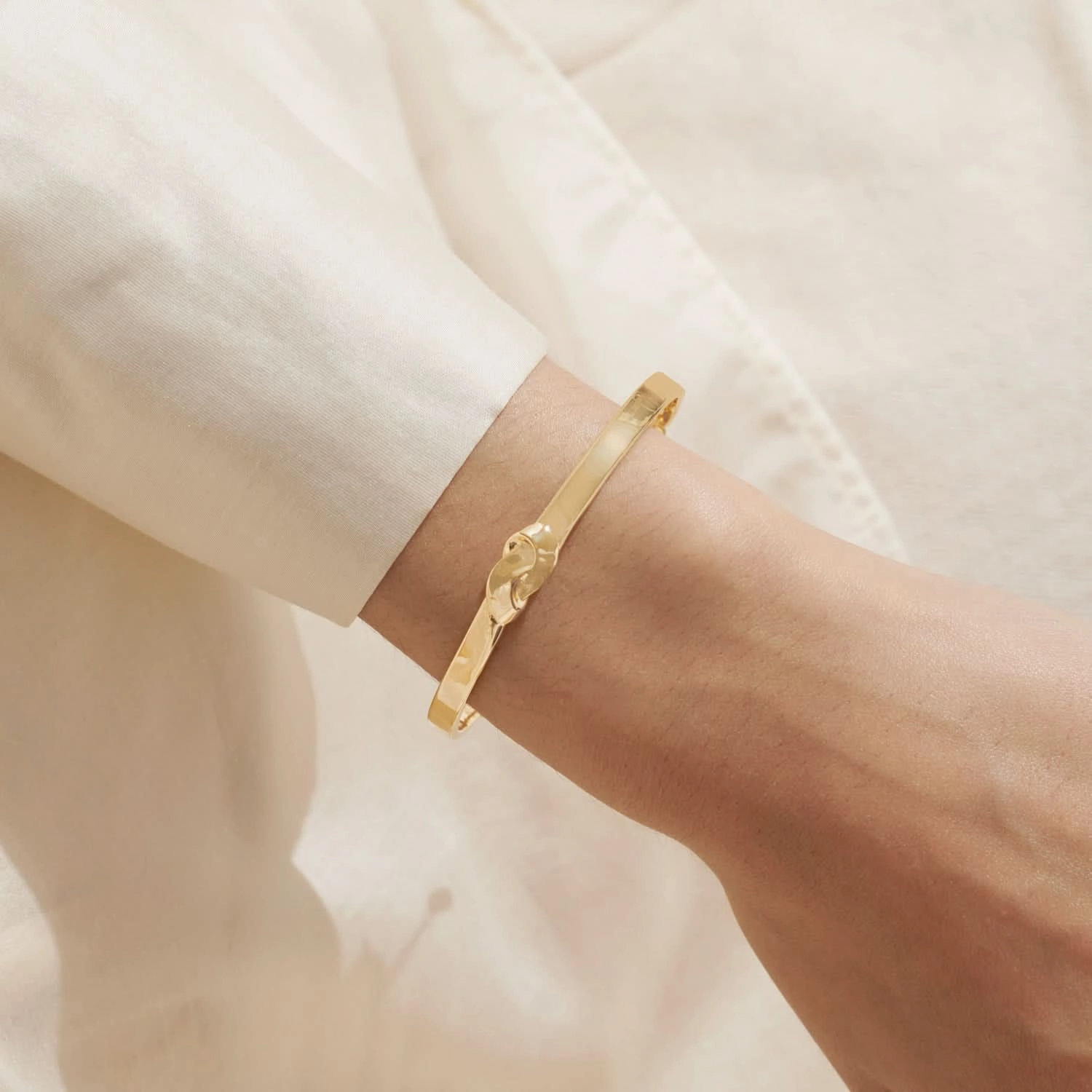 Bar Gold Knot Gold Plated 6cm Bangle 8723