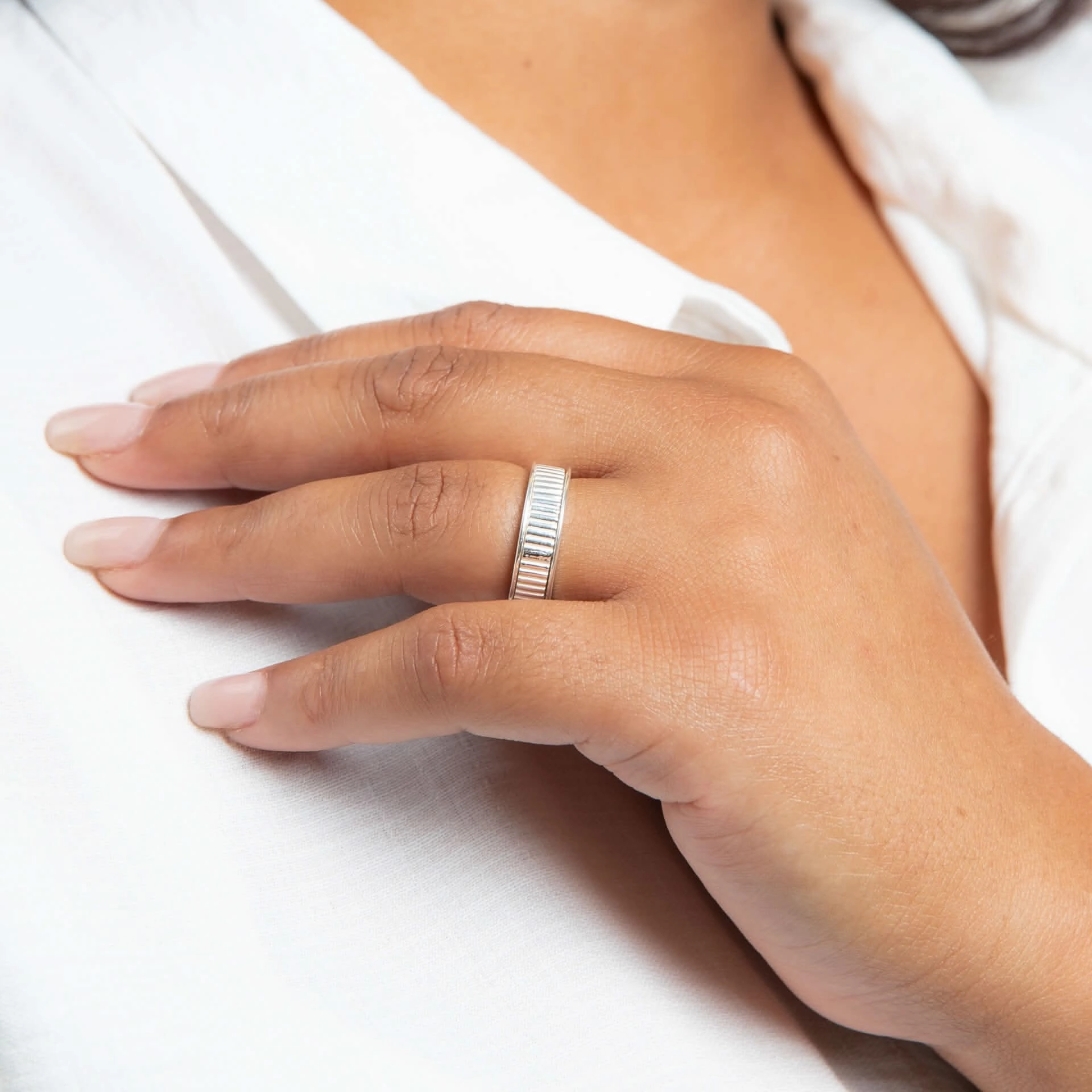 Beginnings Sterling Silver Ridged Design Spinner Ring R3903