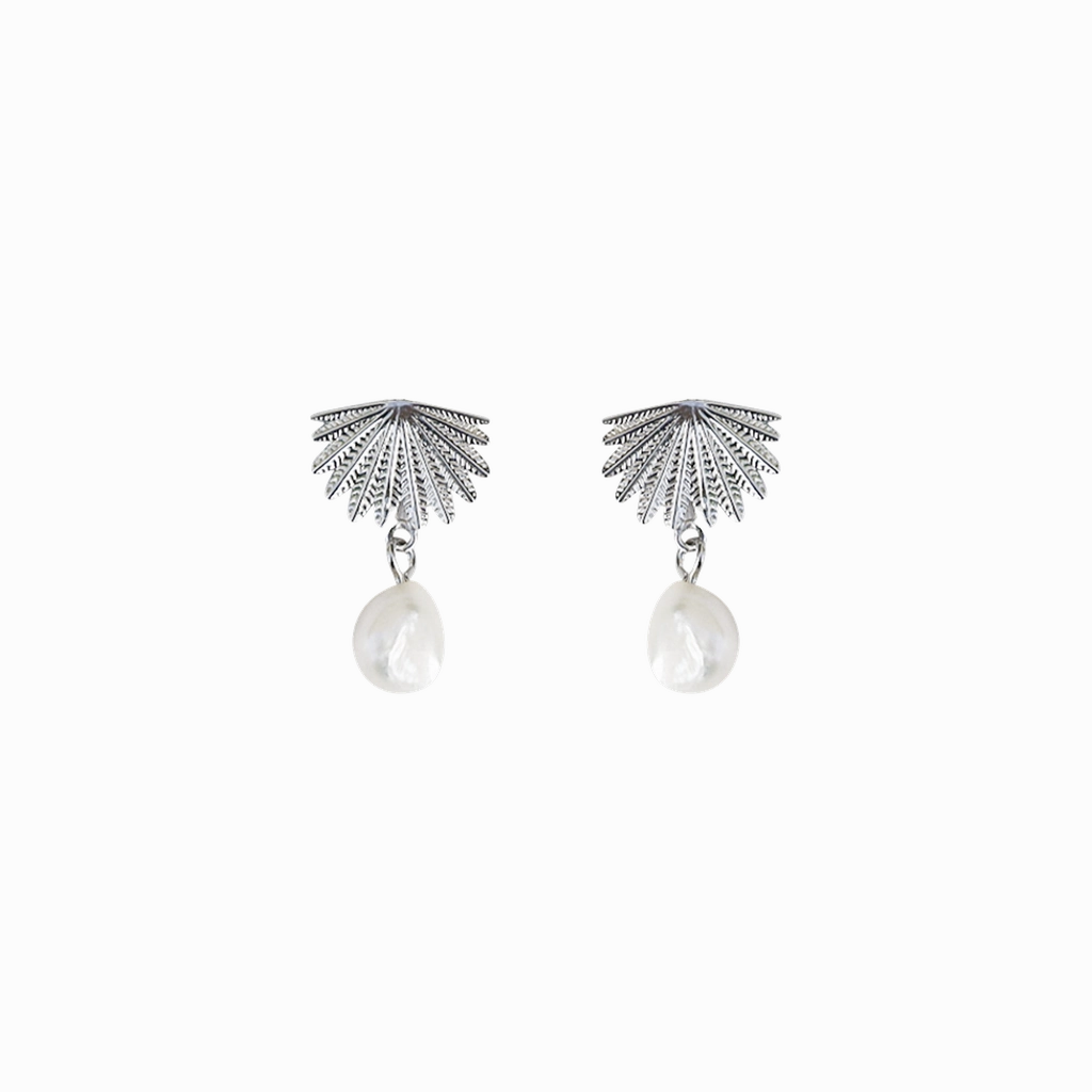 Boh Runga - Fan Tail Pearl Studs