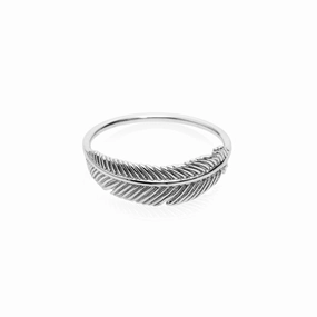Boh Runga - Miromiro Feather Ring