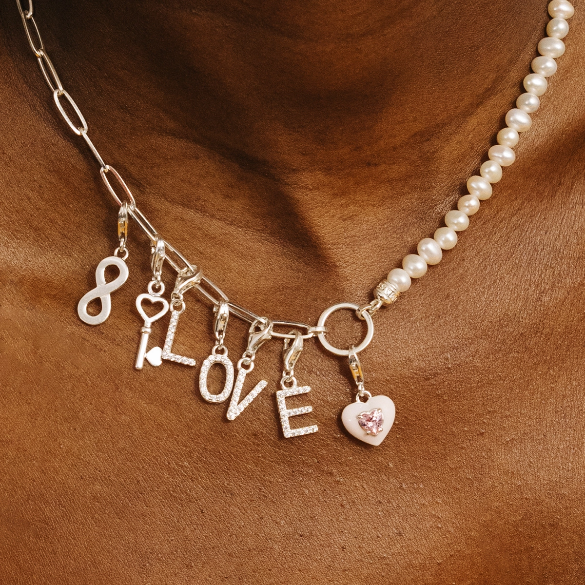 Charm Pendant letter E silver