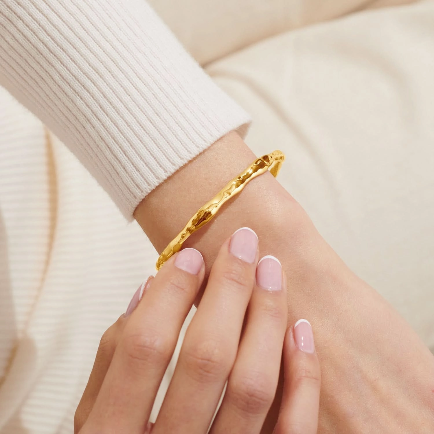 Hammered Bangle Bar Gold Plated Bracelet 7886