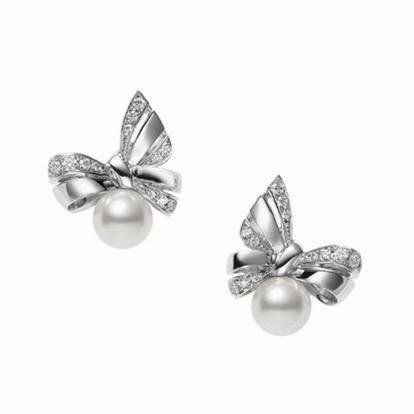 Mikimoto Jeux de Rubans 18ct White Gold 7.5mm Pearl 0.12ct Diamond Earrings
