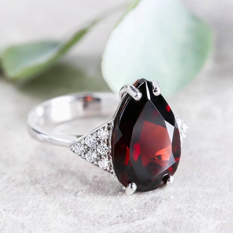 Ponte Vecchio 18ct White Gold 6.70ct Garnet Diamond Ring