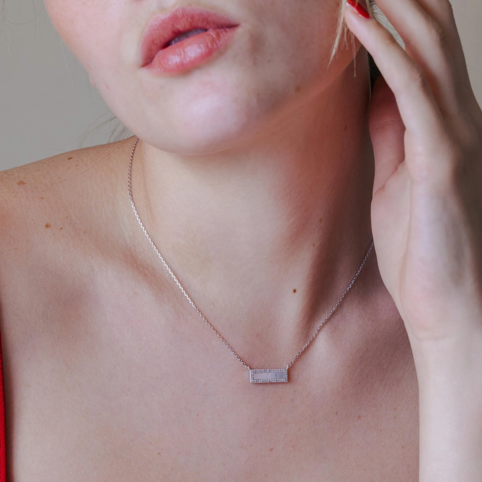 Rhodium Plated 925 Sterling Silver Mother Of Pearl Halo Bar Necklace - GMN00100