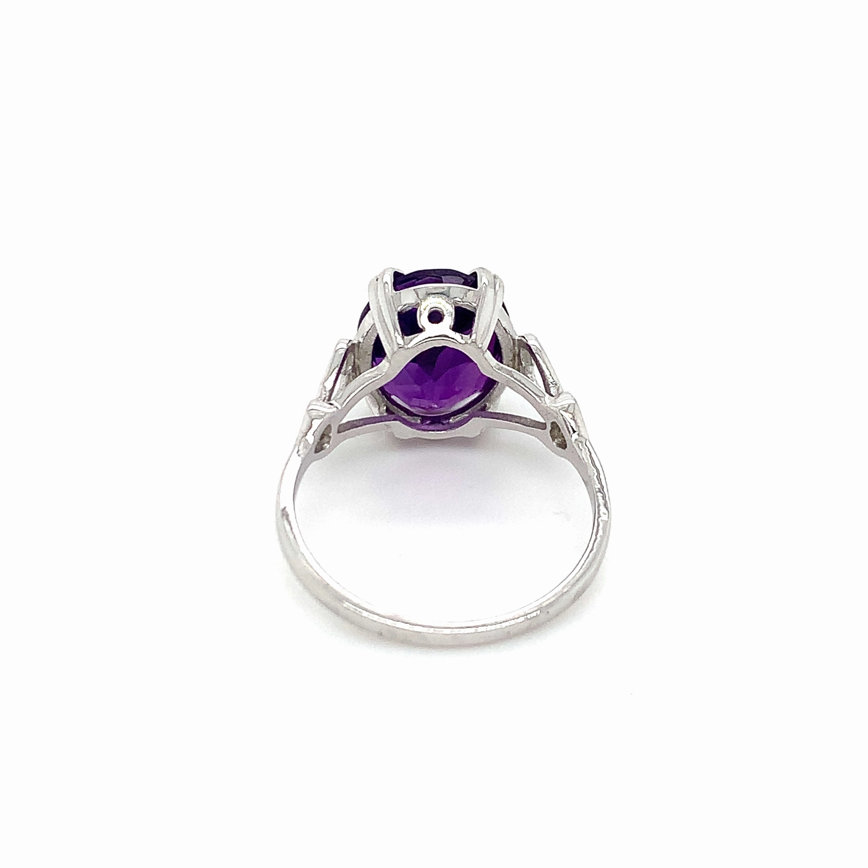 Valentina Amethyst Whitegold Ring